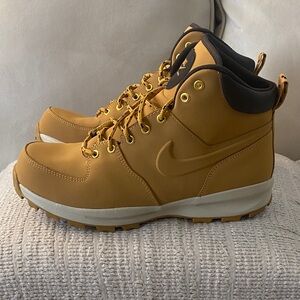 New Men’s Nike Manoa Leather Boots Haystack Size 12 NWOB
